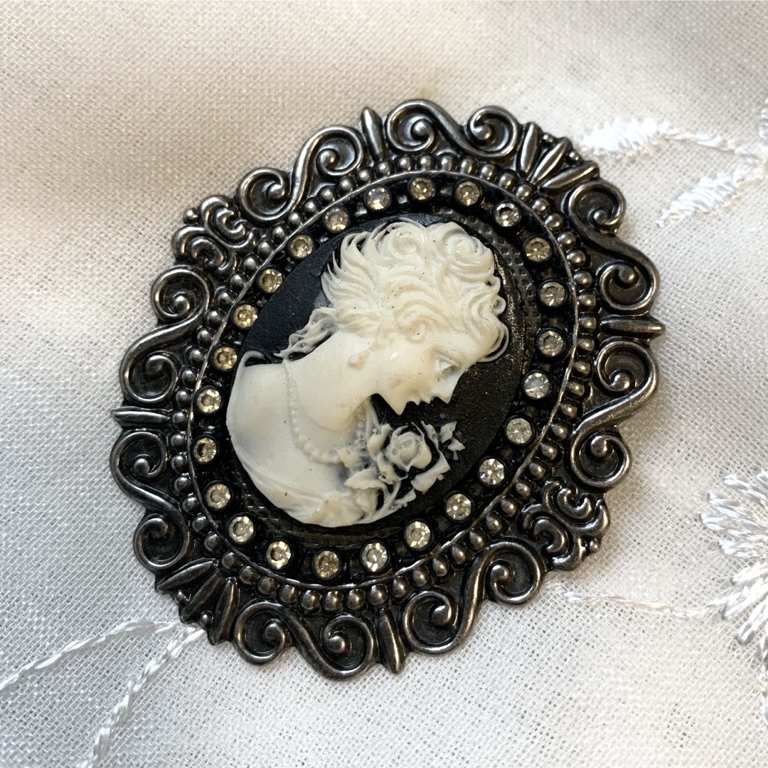 No.0337 ヴィンテージジュリアナ ブラック＆ホワイト ガラスカメオ