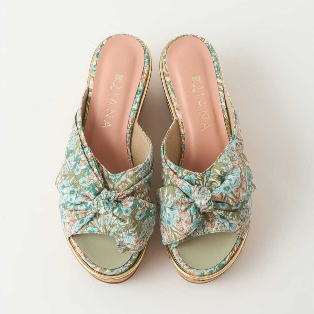 DIANA - DIANA リボンデザインが目を引く♪ウェッジミュールの通販 by