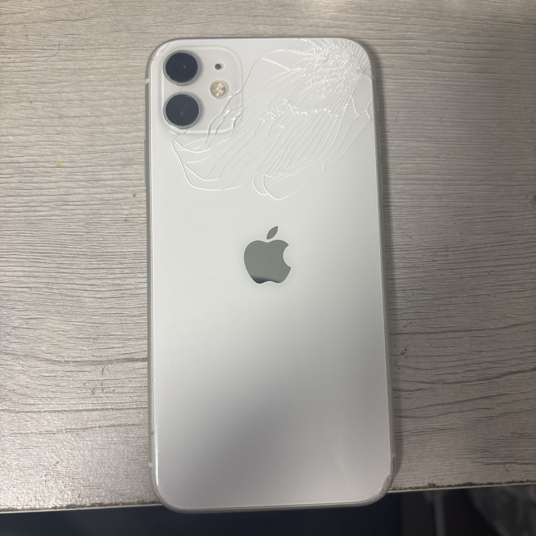 iPhone - iPhone11 ジャンク 背面割れ の通販 by tomato ｜アイ