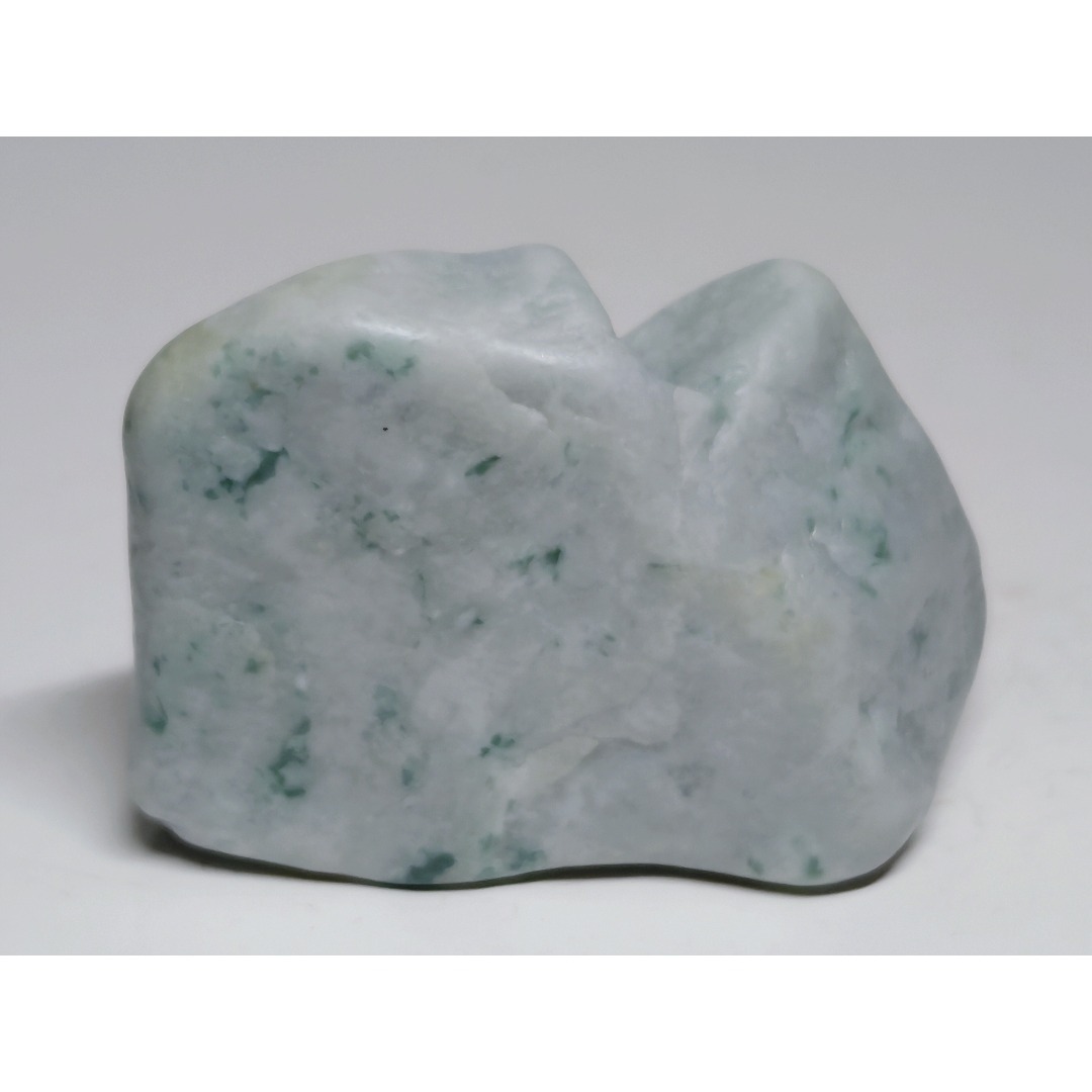 淡灰緑 171g 翡翠 ヒスイ 原石 鑑賞石 自然石 誕生石 鉱物 鉱石 水石 淡