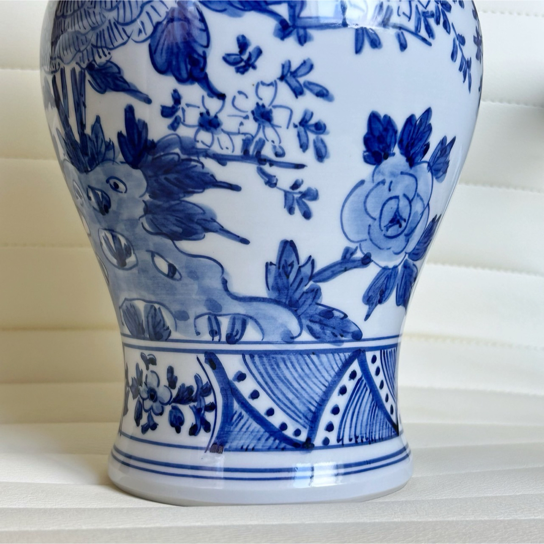 中国美術 大明乾隆年製 染付 蓋付き壺 沈香壺 置物 アンティーク 牡丹