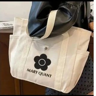 MARY QUANT（バッグ ・ ホワイト/白色系）のフリマアイテム一覧