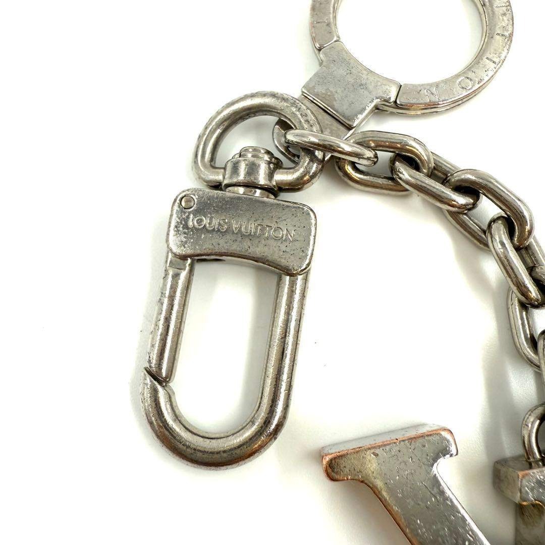 Louis Vuitton キーホルダー ロゴチャーム LOUIS VUITTON LVロゴ