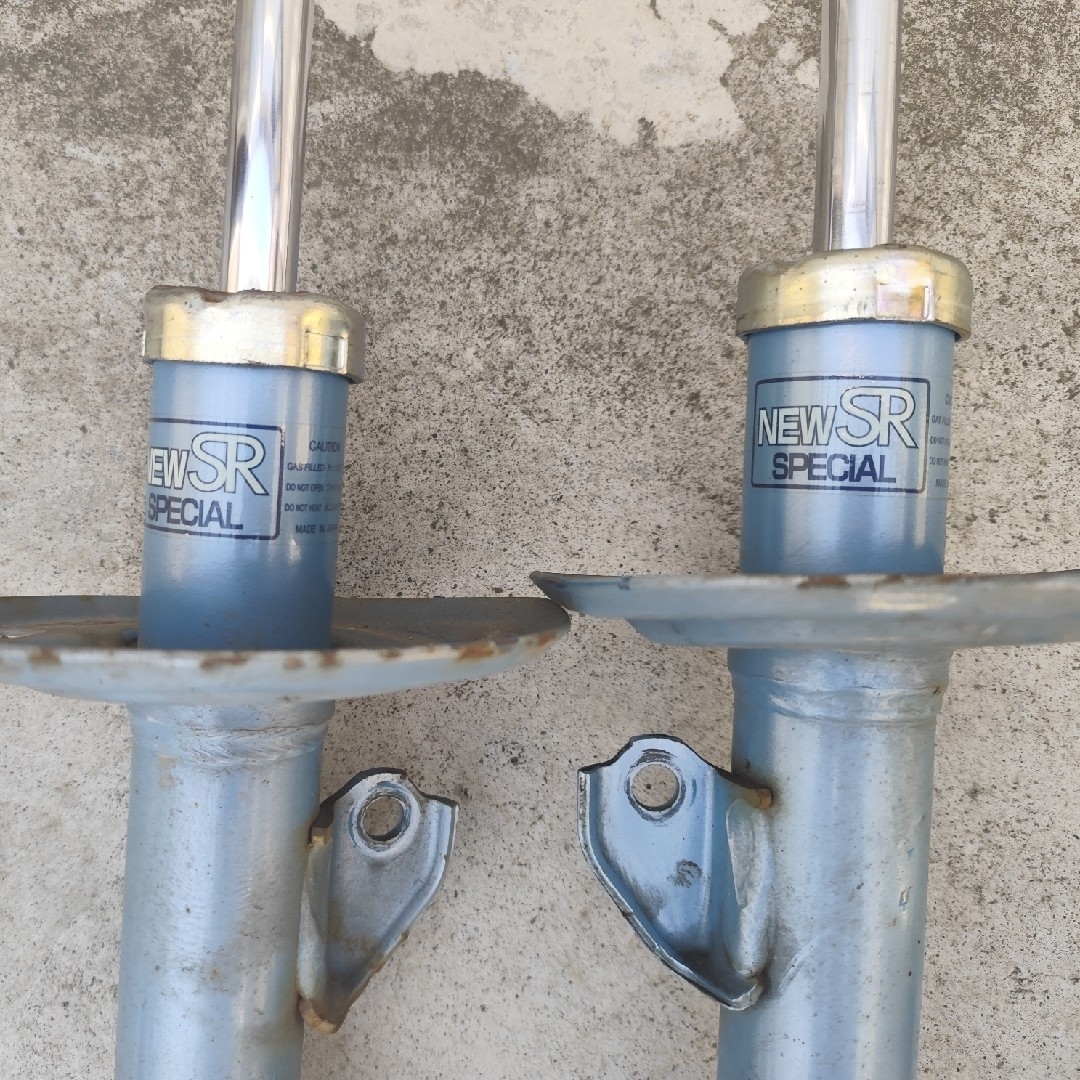 KYB - アクア ヴィッツ カヤバ KYB newSR フロントショック ダスト