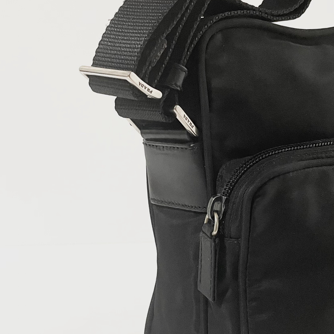 PRADA - 【極美品】PRADA プラダ ショルダーバッグ アマゾン型