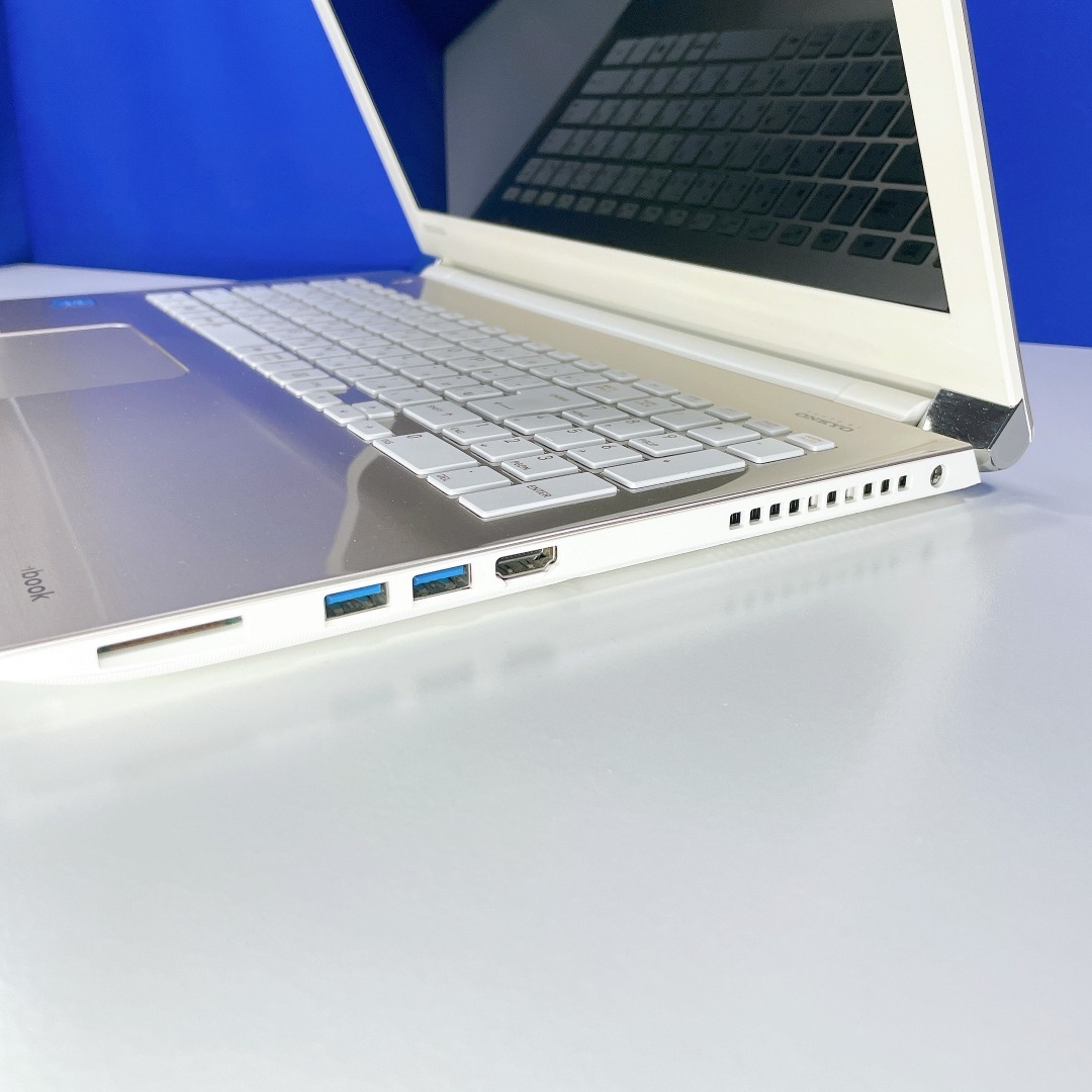 即利用OK✨快適SSD✨ゴールド✨Windows11✨東芝ノートPC 薄型カメラ