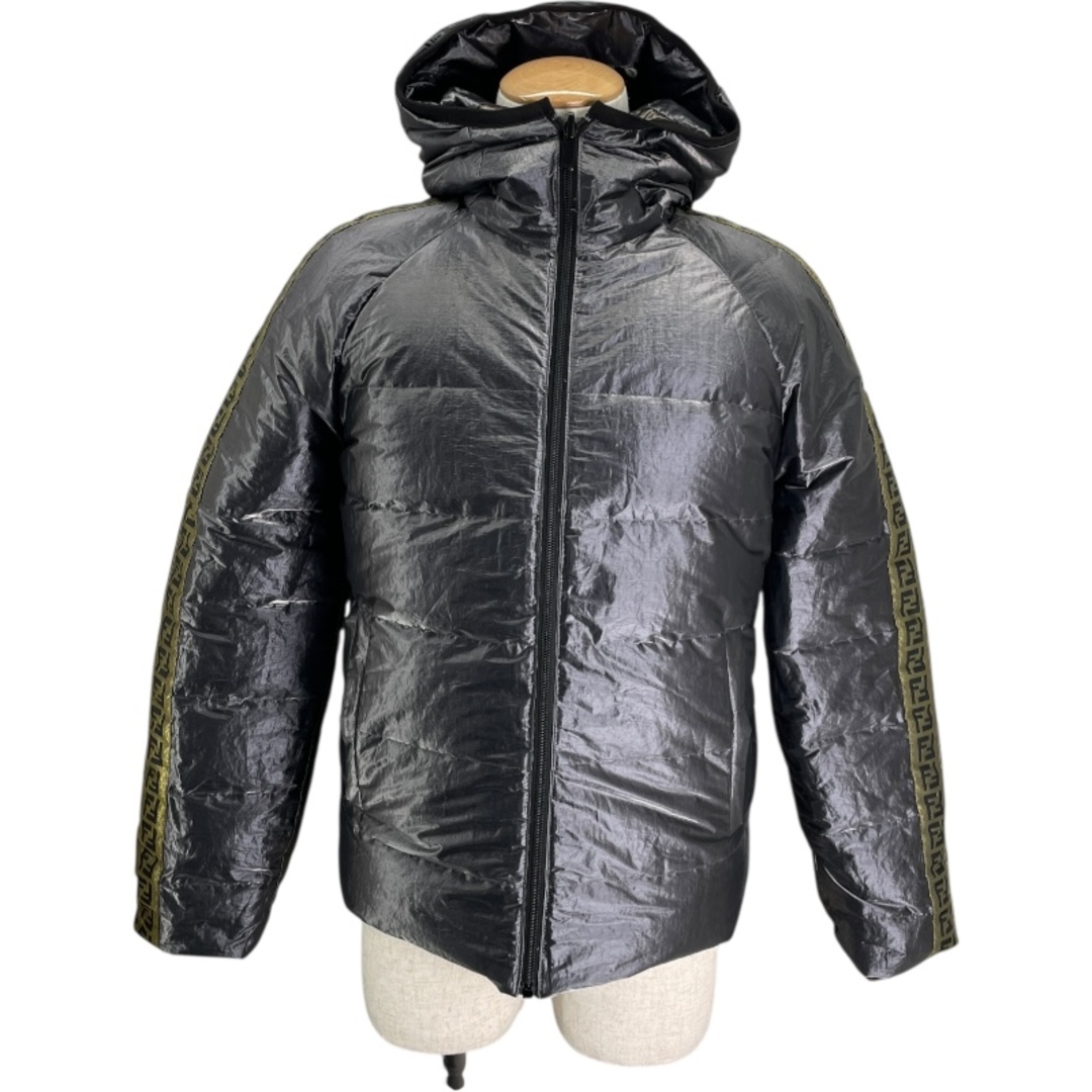 FENDI - フェンディ FENDI FFロゴリバーシブルダウンジャケット FAA659