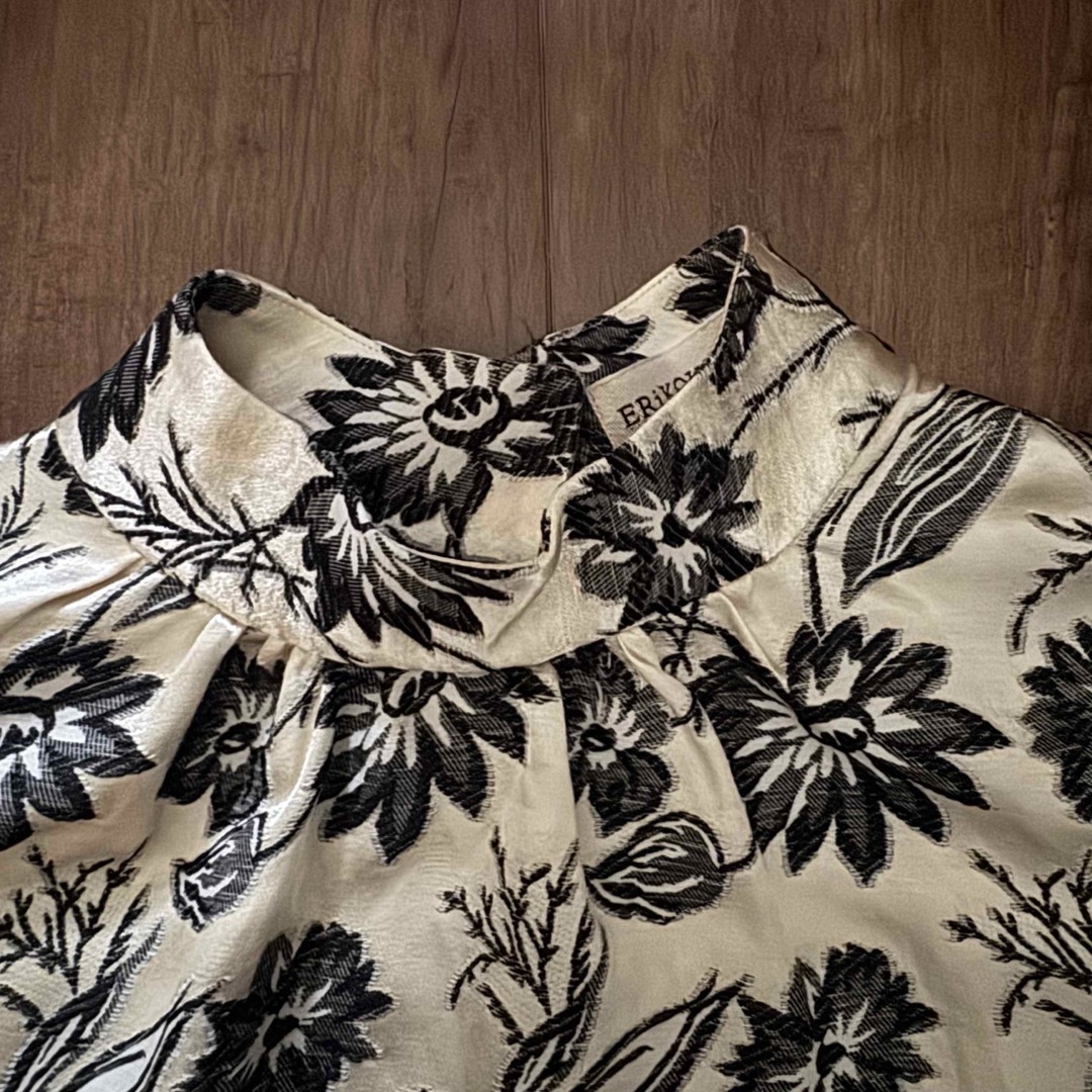ERiKO KATORi flower jaquard puffsleeveの通販｜thasniri.com