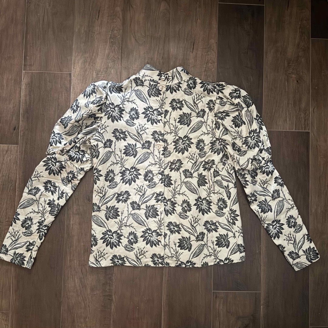 ERiKO KATORi flower jaquard puffsleeveの通販｜thasniri.com