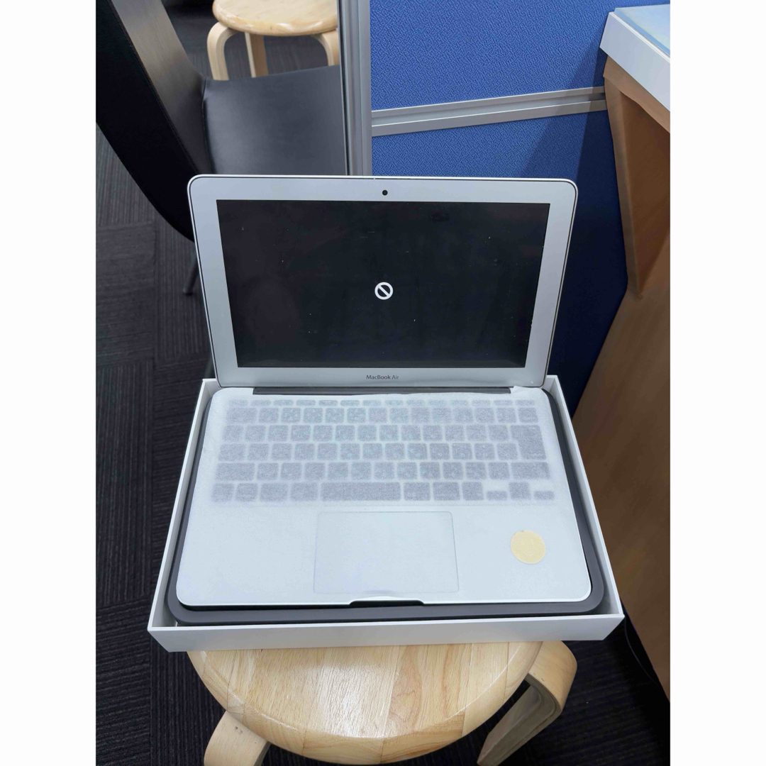 Apple MacBook Air シルバー 11インチ 箱 電源付 Apple】MacBook Air