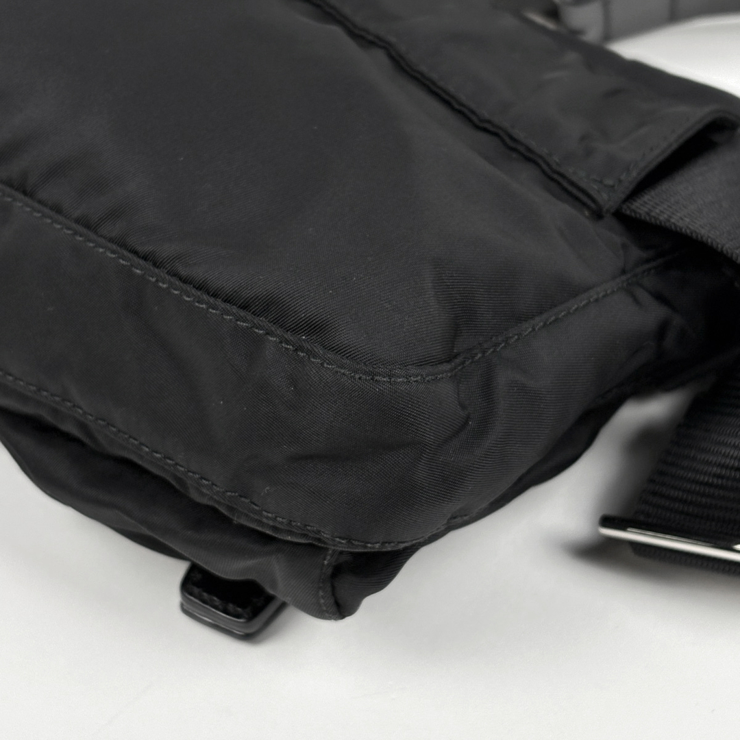 PRADA - プラダ ロゴプレート ウエストバッグ レディース 【中古】の