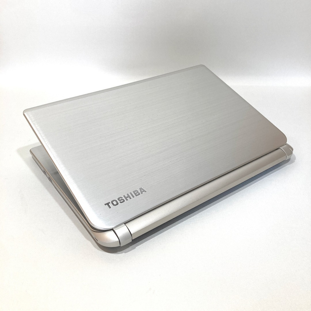 東芝 - 初心者向✨快適・カメラ付・スリム✨シルバー✨すぐ使える