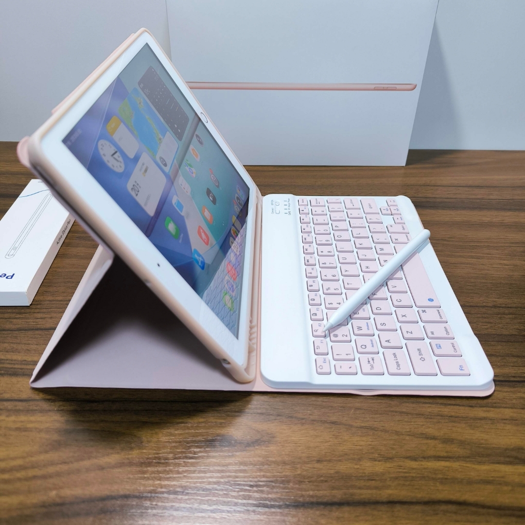 Apple - iPad 第8世代 Simフリー 32GB ケースとキーボード、タッチペン