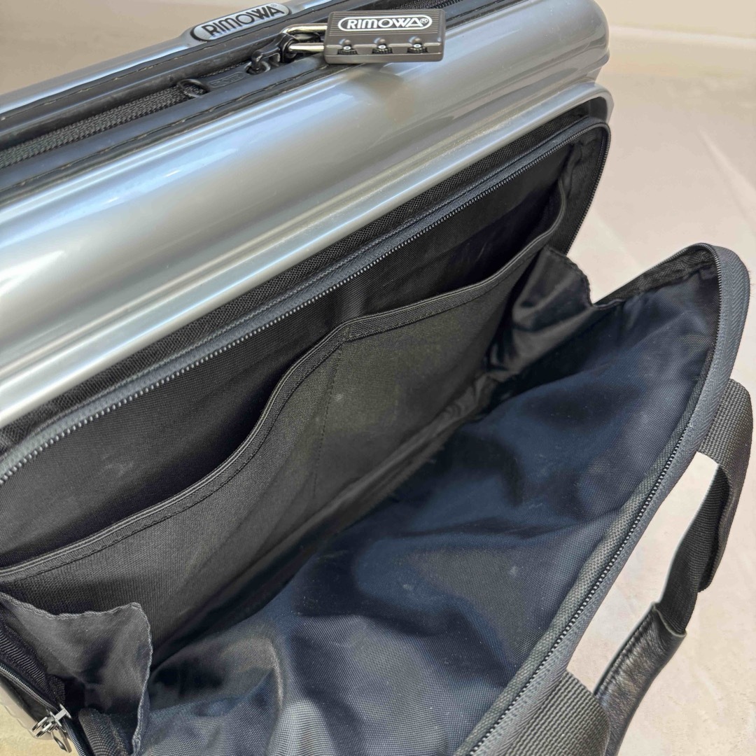RIMOWA - RIMOWA Lufthansa ノートブックケース 16L シルバー 付属品有