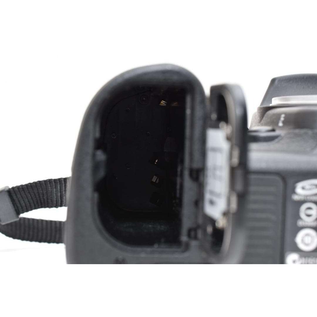 Nikon - 新品級 NIKON D300 ショット数 354枚 デジタル ボディ H126の