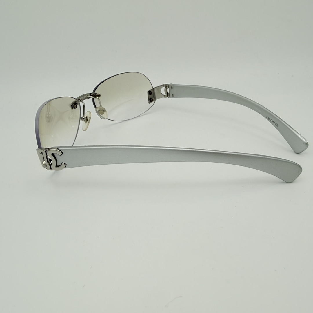 CHANEL - CHANEL（シャネル）ココマーク リムレスサングラス シルバー