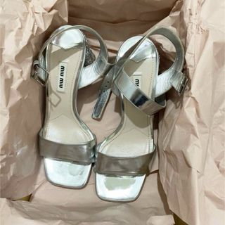 MIU MIU（サンダル）のフリマアイテム一覧