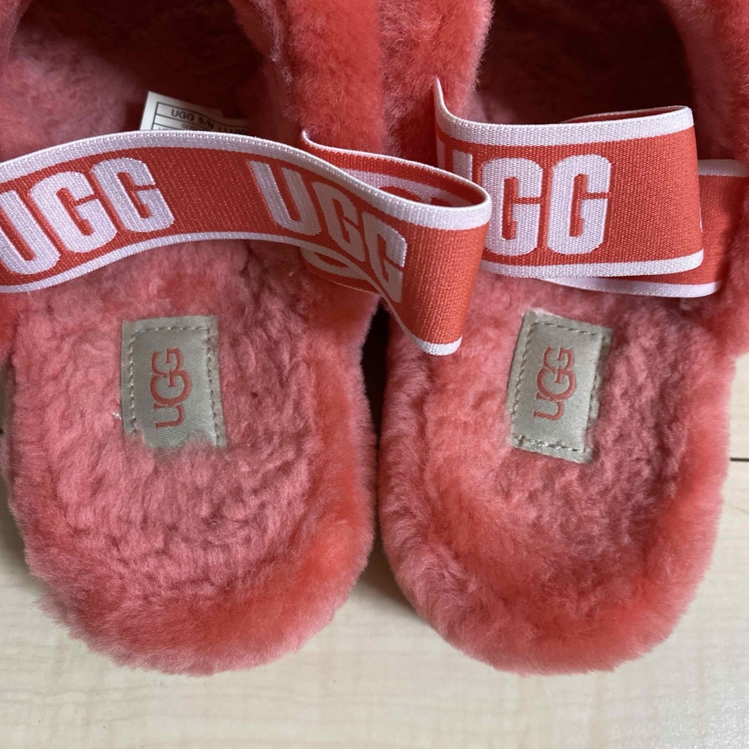 UGG - 美品 UGG アグ フラッフ イヤー スライド ファー サンダル 24の