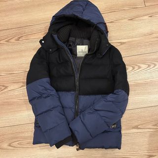 MONCLER（ダウンジャケット ・ ブルー・ネイビー/青色系）のフリマ