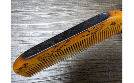 つげ櫛の櫛留商店 本つげ材焼絵櫛（すす櫛中歯）袋付 ※約10．5cm