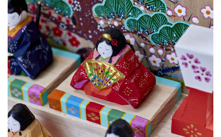 奈良一刀彫おひな様 段雛【中】土井 志清作 繊細な色彩が魅力