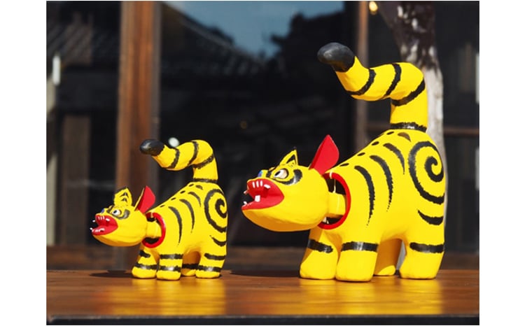 ふるさと納税】首振りとら Mサイズ 黄色 伝統工芸品 張り子 干支 寅年