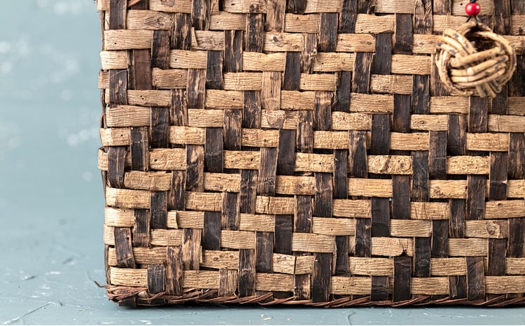 若畑創作館 胡桃の籠「表と裏2色編み」 - 岩手県西和賀町｜ふるさと