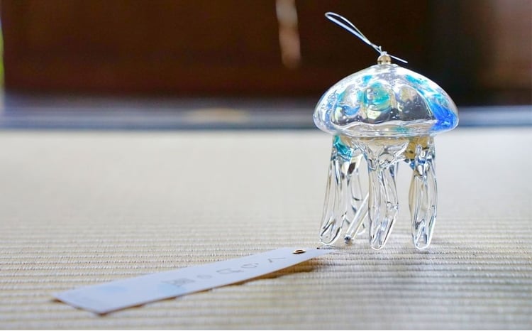 手づくり＞くらげ風鈴＜クリアブルー＞ ガラス細工 吊り下げ 飾り 新潟