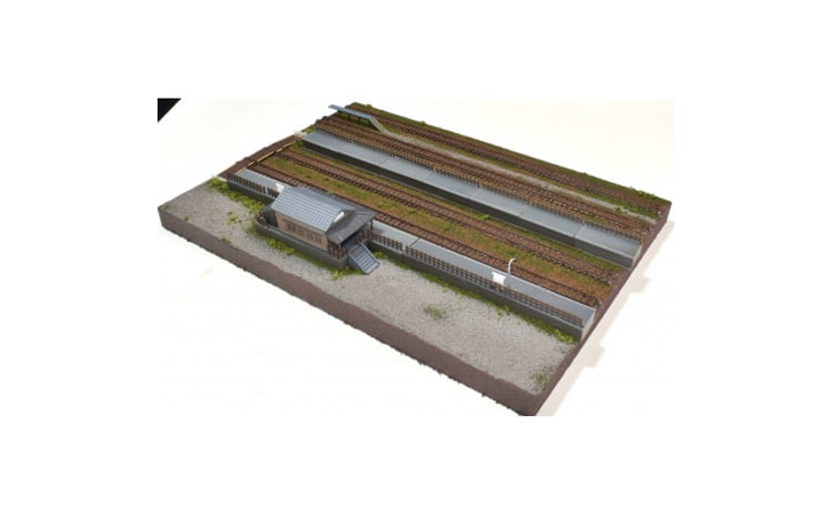 Nゲージ用 鉄道模型用ジオラマ展示台 37×26cm 木造駅舎とホームと2線