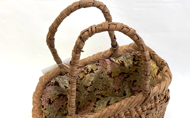 深山の恵み～ 山ぶどう篭バッグ AM（チャーム付き） 網代編み 【山小舎