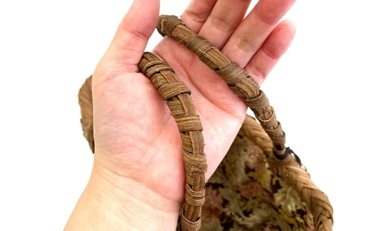 深山の恵み～ 山ぶどう篭バッグ AM（チャーム付き） 網代編み 【山小舎