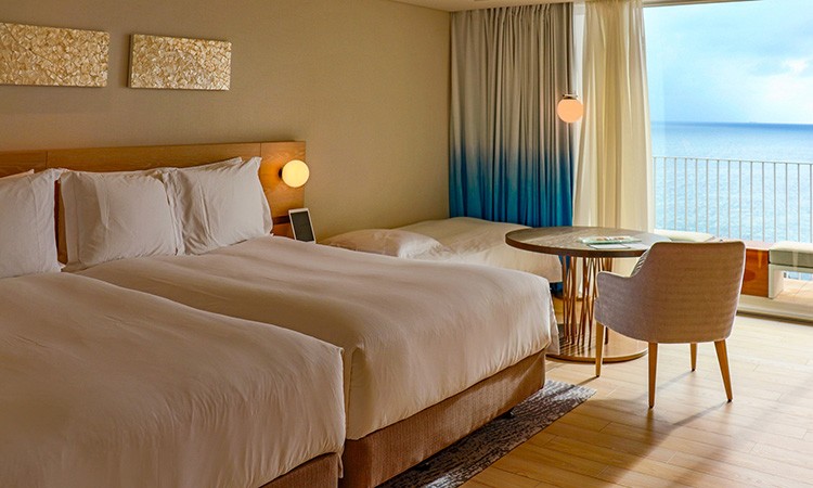 沖縄県宮古島市の旅行・宿泊特集 〜宮古ブルーが待つ極上の島旅へ