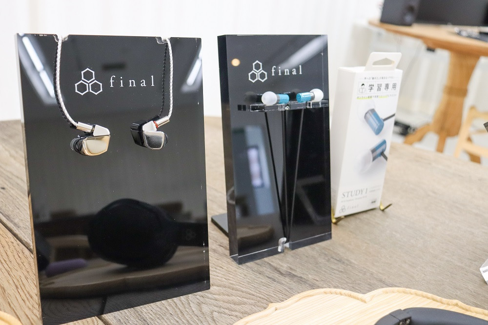 有線イヤホン final A4000 高音質 2PINリケーブル付属 - 神奈川県川崎