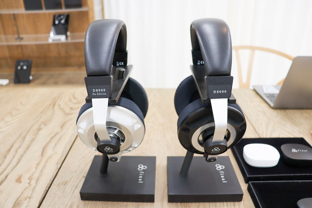 AFDS平面磁界型ヘッドホン final D8000 Pro Edition SILVER - 神奈川県