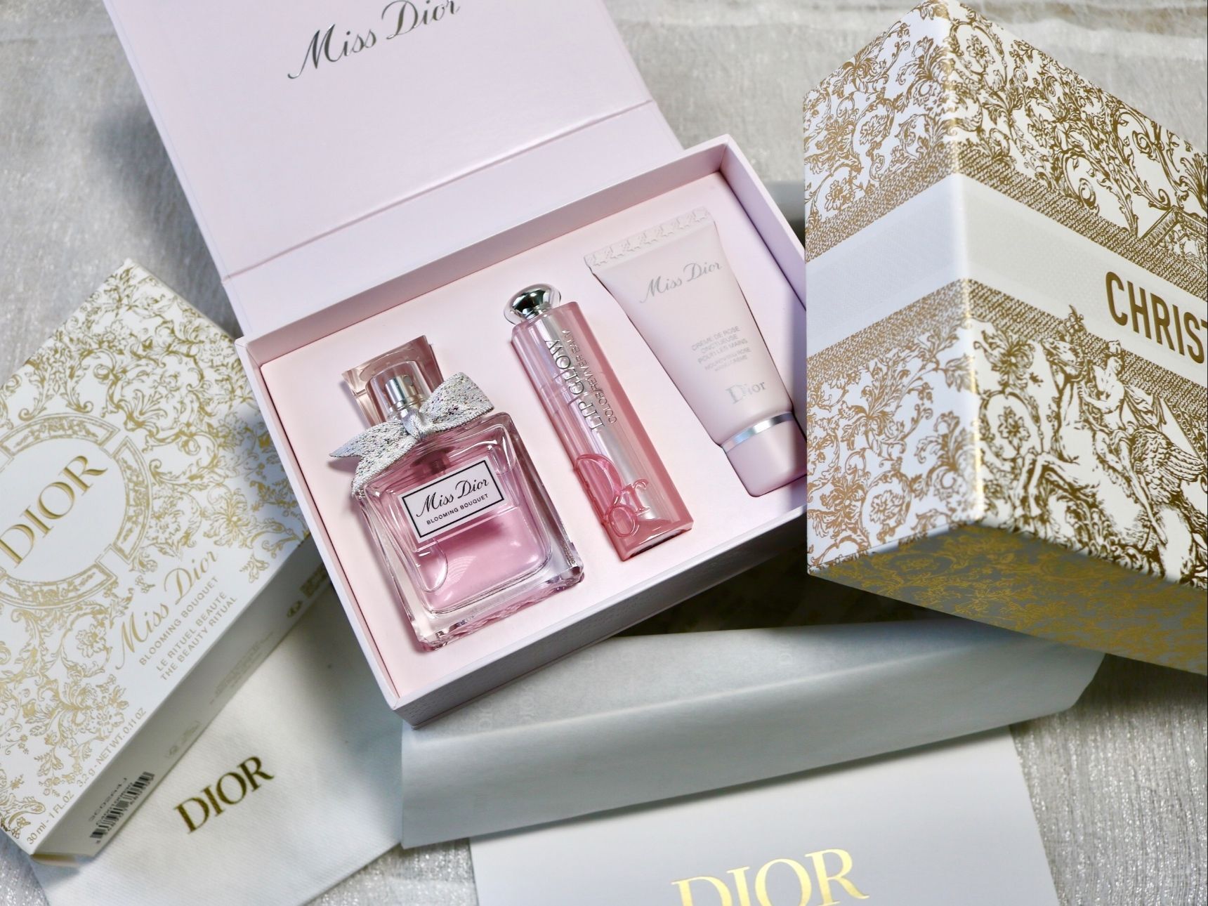 ✴︎サンプル2点付き✴︎ディオールプレステージホワイトコフレ【数量