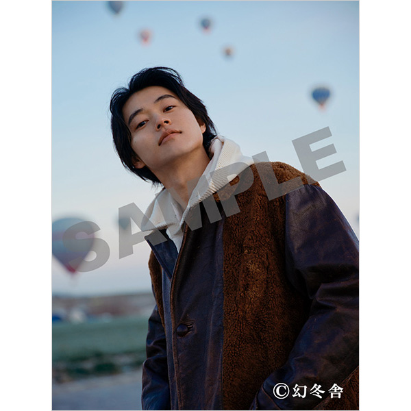 山﨑賢人 15周年記念写真集「15/30」2024年9月7日発売《HMV限定特典