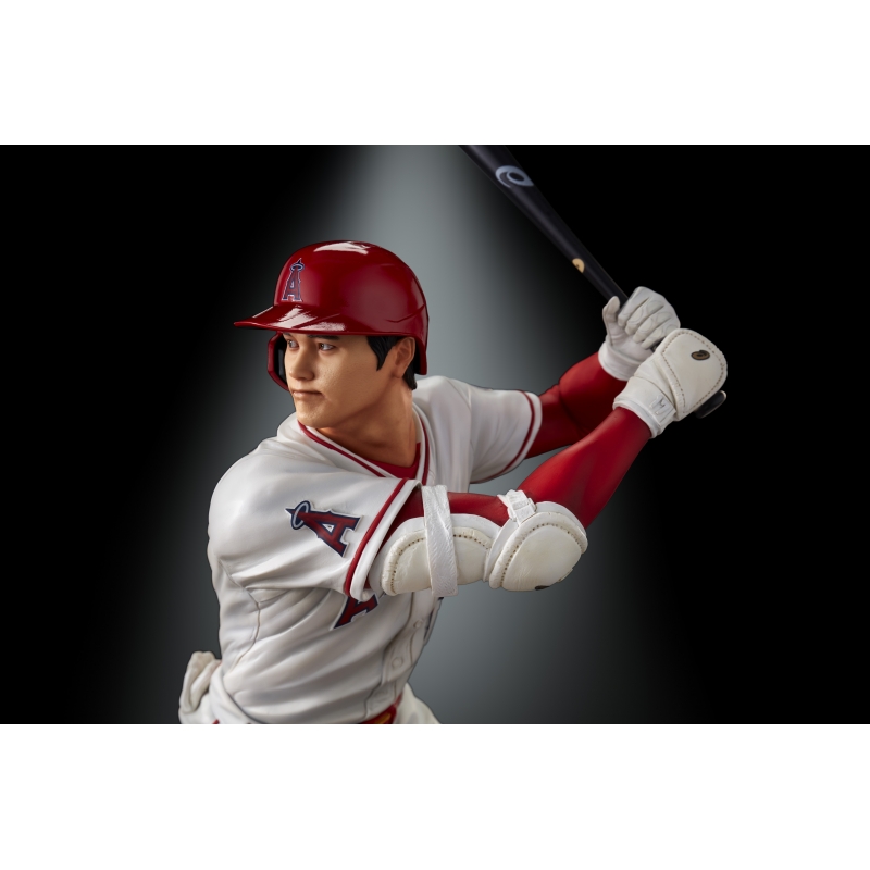 大谷翔平選手プレミアムフィギュア「投」「打」2体セット【@Loppi・HMV