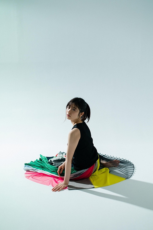 HMV&BOOKS online限定特典：宮地すみれ（日向坂46）ポストカード》blt