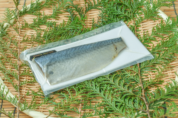 焼津加工プレミアム金華〆鯖 【業務用食材の仕入れなら八面六臂】