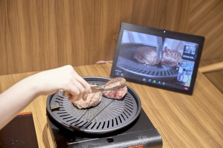 岩谷産業〉の大人気グリル「やきまる」×熟成肉のパイオニア〈格之進