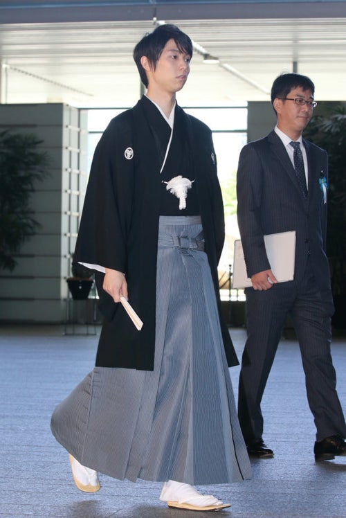 羽生結弦さんが着た「仙台平」の袴とは？ 国民栄誉賞の授与式で披露