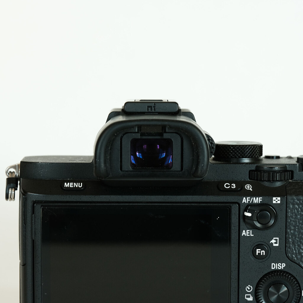 SONY α7 II（ILCE-7M2）の出品 | ONE SCENE（ワンシーン）
