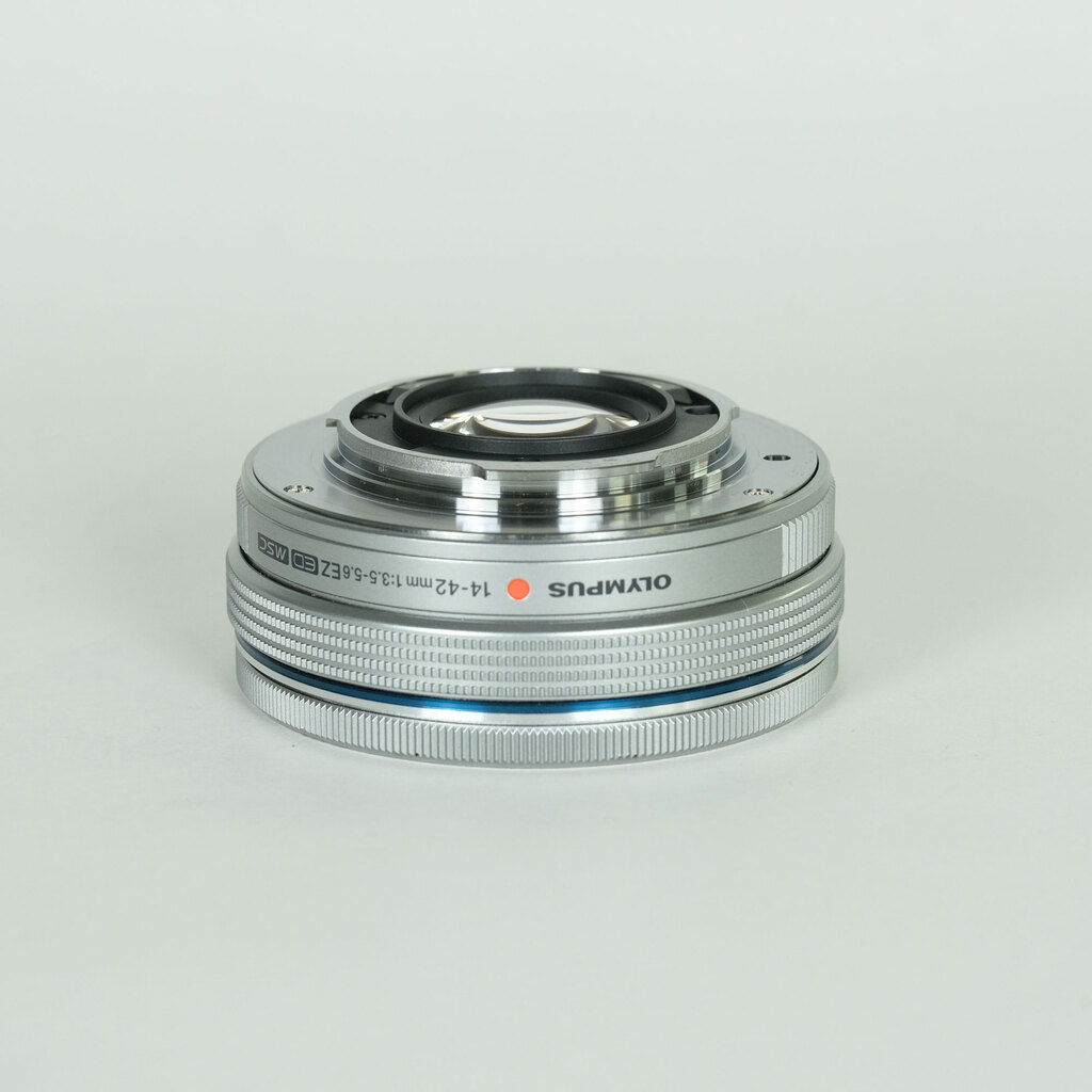 OLYMPUS M.ZUIKO DIGITAL ED 14-42mm F3.5-5.6 EZ シルバーの出品