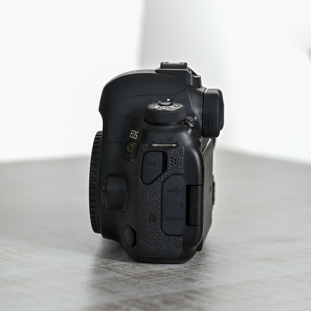 Canon EOS 6D Mark IIの出品 | ONE SCENE（ワンシーン）