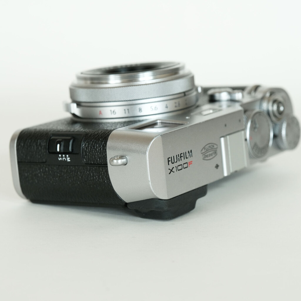 FUJIFILM X100F シルバーの出品 | ONE SCENE（ワンシーン）