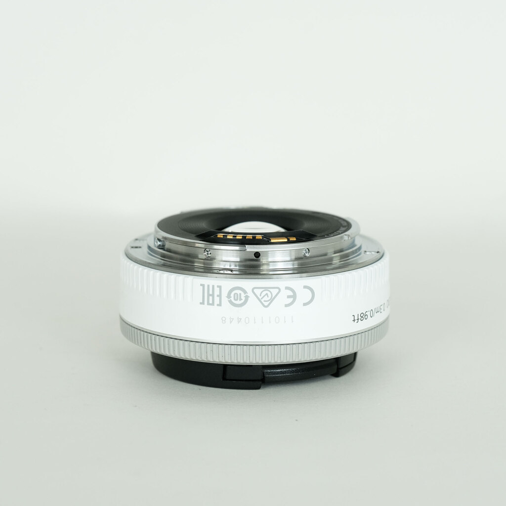 Canon EF40mm F2.8 STM ホワイトの出品 | ONE SCENE（ワンシーン）