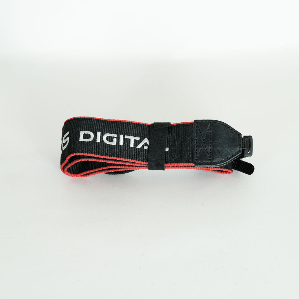 Canon EOS Kiss X4の出品 | ONE SCENE（ワンシーン）