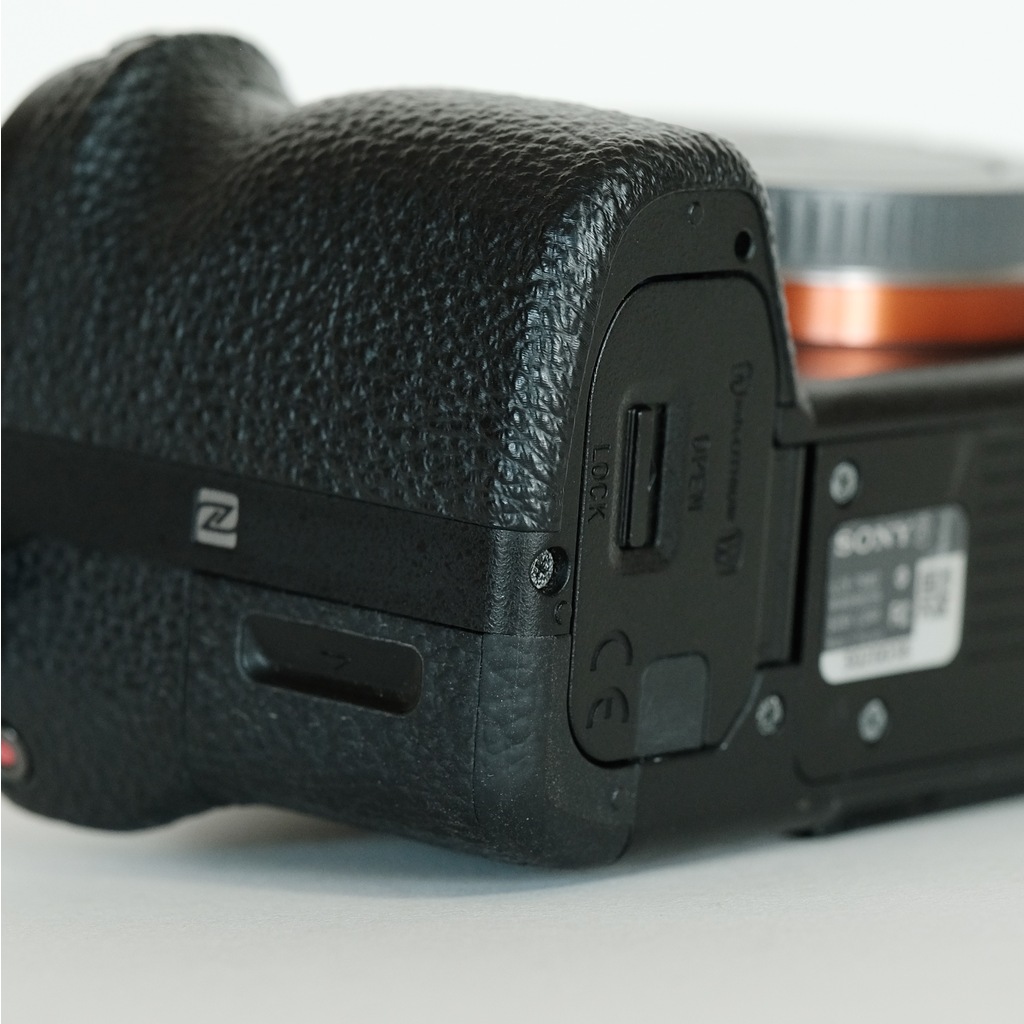 SONY α7S II（ILCE-7SM2）の出品 | ONE SCENE（ワンシーン）