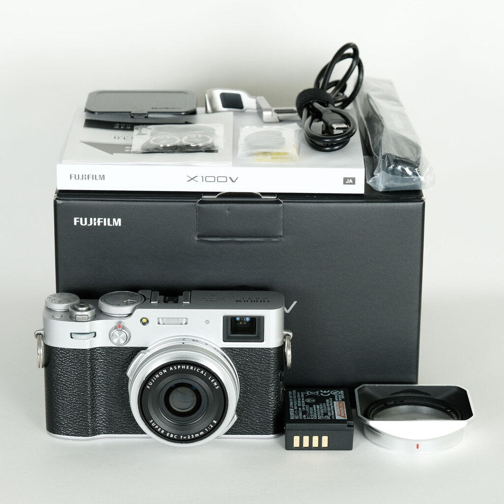FUJIFILM X100V シルバーの出品 | ONE SCENE（ワンシーン）