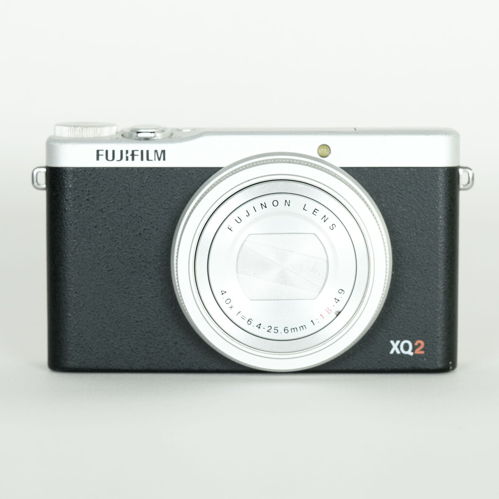 FUJIFILM XQ2 シルバーの出品 | ONE SCENE（ワンシーン）